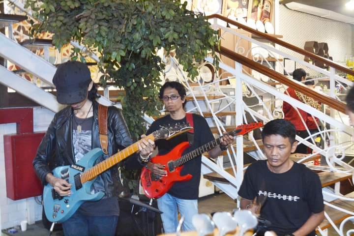Bakar Rasa Kepedulian, Musisi Rock Indonesia Galang Dana untuk Korban Gempa Cianjur