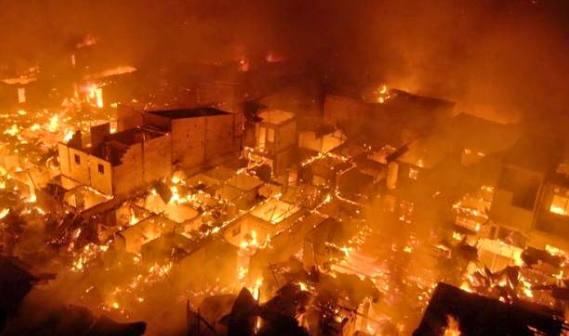 Kebakaran di Pasar Sentral Makassar, 900 Kios Ludes