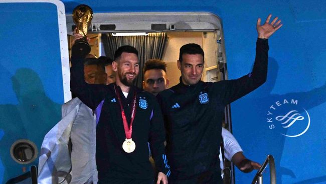 Tiba di Buenos Aires, Lionel Messi Dkk Disambut Bak Pahlawan