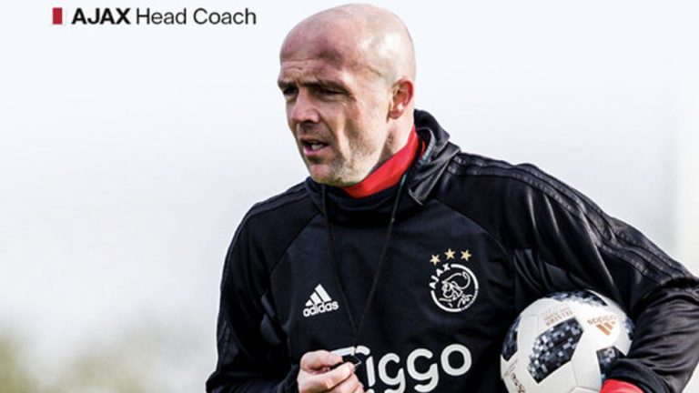 Dinilai Gagal, Alfred Schreuder Resmi Dipecat dari Ajax Amsterdam