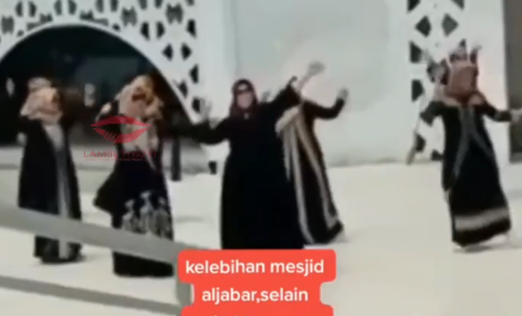 Viral Video Emak Joget di Masjid Al-Jabbar