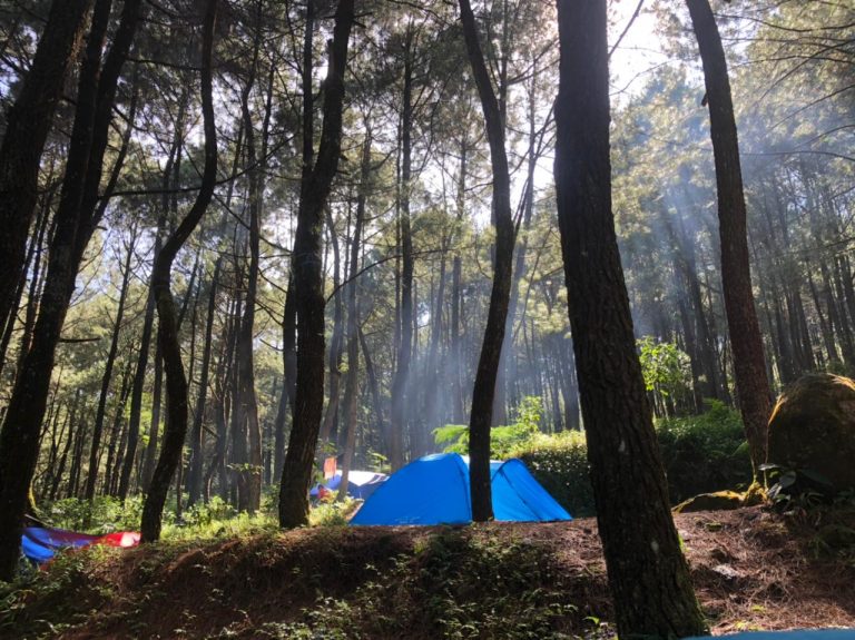 Hilangkan Penat, Camping Ground Pasir Reungit Bisa Jadi Alternatif Liburan Seru Awal Tahun