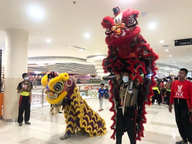 Tarian Barongsai Ramaikan Imlek di Cibinong City Mall (CCM)