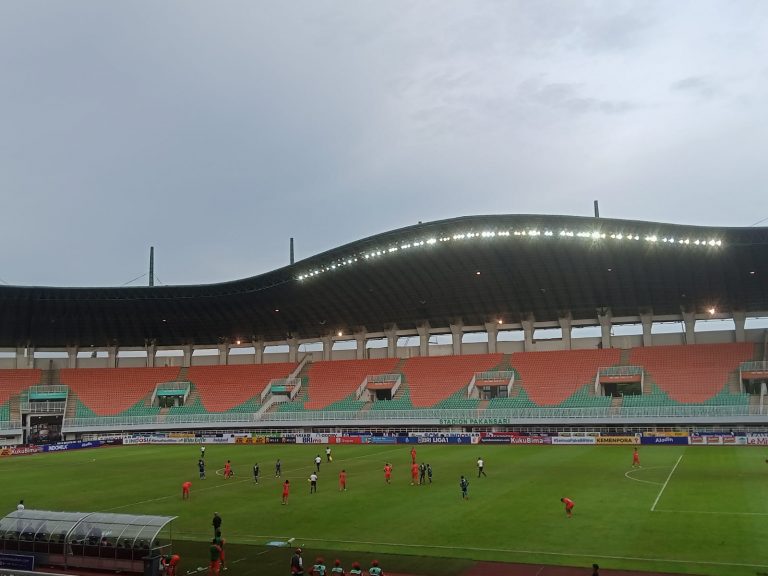 Bermain Ketat, Persib Bandung Menang Tipis 1-0 Atas Borneo FC