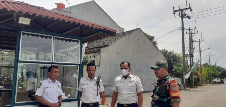 Babinsa Kelurahan Kayumanis Monitoring Keamanan di Yayasan SMAIT Ummul Quro