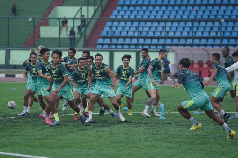 Lawan Madura United, Luis Milla Boyong 22 Pemain Persib Bandung