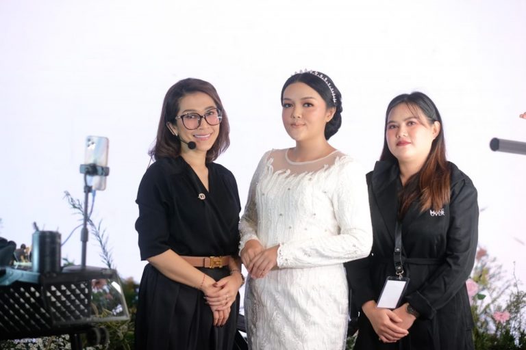 Tia Achmad Gandeng Make Over, Tampilkan Demo Makeup di Event Love Story 2.0 Wedding Expo