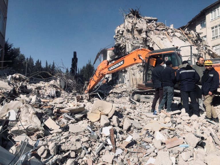 Dompet Dhuafa Bantu Penyisiran Wilayah Terdampak Gempa Bumi Turki