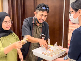 Peringati Hari Gizi & Makanan, Bigland Hotel Bogor Beri Cookies pada Para Tamu