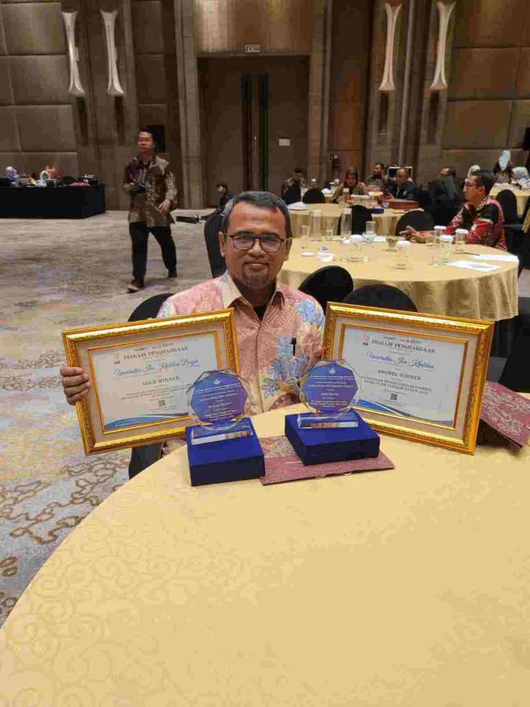 Raih Dua Penghargaan, UIKA Bogor Jadi PTS Terbaik di 2022