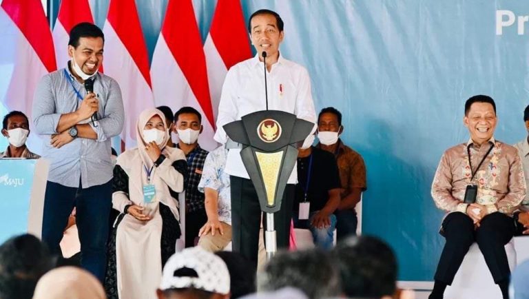Presiden Jokowi Luncurkan Kartu Tani Digital dan KUR BSI, Ini Pesannya
