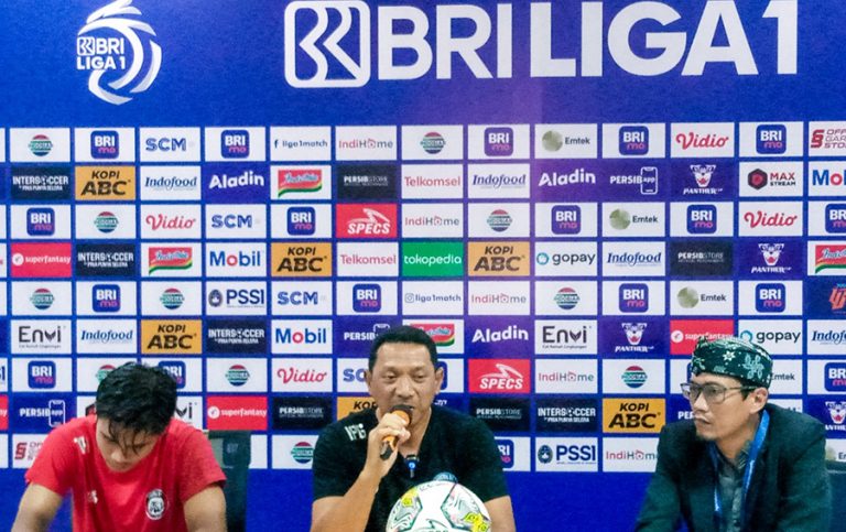 Pelatih Arema FC Sebut Bek Persib Daisuke Sato Lebih Cocok Main Sinetron