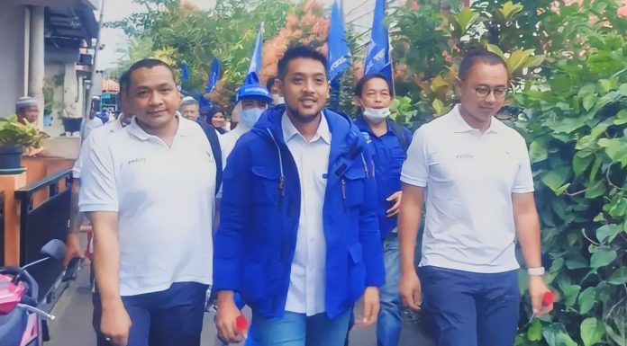 Anggota DPRD Kota Bogor Rifki Alaydrus mendampingi Anggota DPR RI Eddy Soeparno.