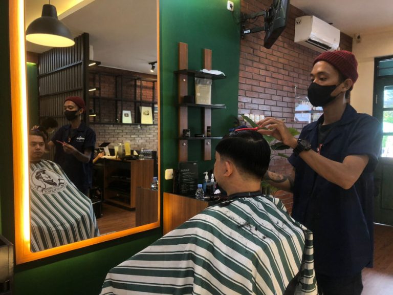 Potong Rambut di Mabor Barbershop, Bikin Gaya Makin Kekinian
