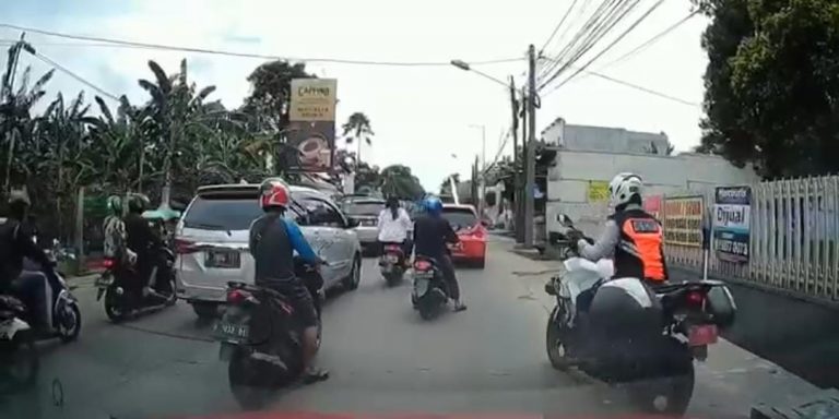 Petugas Dishub Kota Bogor Senggol Mobil, Diberi Sanksi