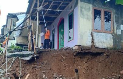 Tanah Longsor di Megamendung Bogor, Satu Rumah Warga Terdampak