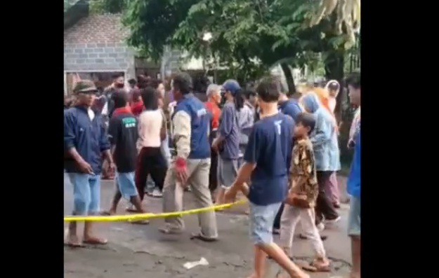 Police Line di TKP Ledakan Petasan di Blitar Diterobos Warga, Viral