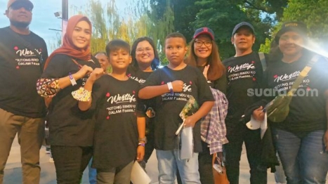 Demi Konser Westlife, 14 Warga Papua Terbang ke Jakarta