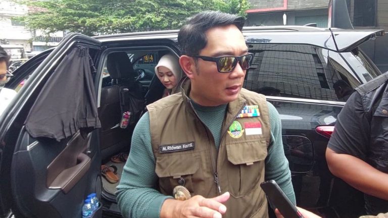 Viral Guru SMK di Cirebon Dipecat, Usai Sebut Ridwan Kamil dengan ‘Maneh’