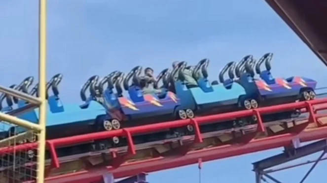 Viral! Roller Coaster Dufan Macet di Tengah Jalan, Terungkap Penyebabnya