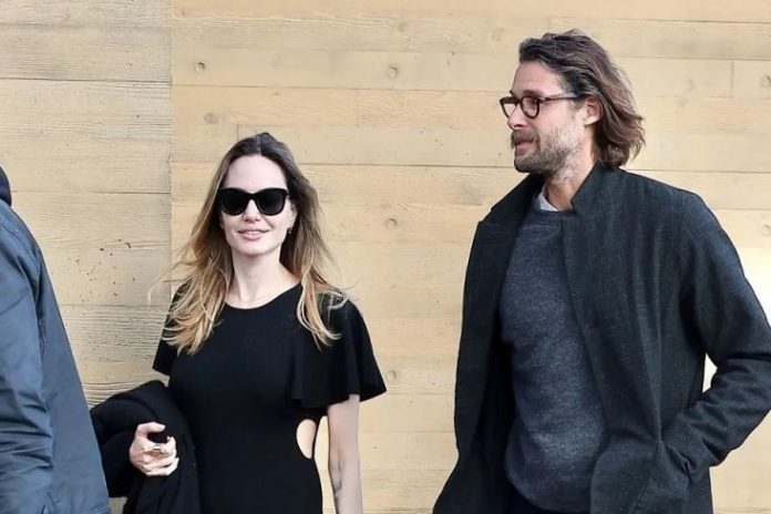 Angelina Jolie dan David Mayer de Rothschild