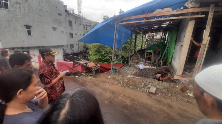 Dadang Iskandar Tinjau Lokasi Bencana di Muarasari