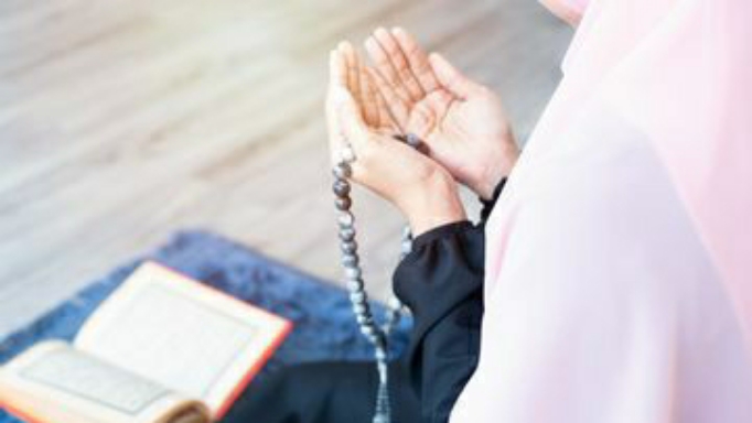 Doa Hari Senin dalam Bahasa Latin dan Arab