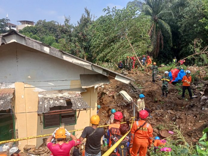 Dua Korban Longsor di Empang Bogor Berhasil Ditemukan