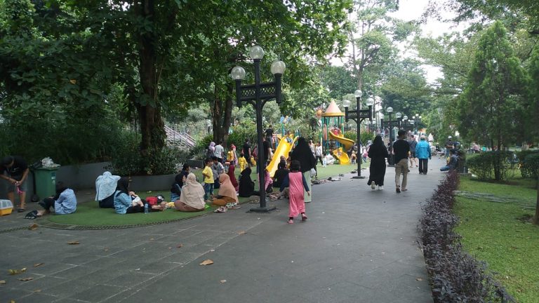 Puluhan Pengunjung Padati Cibinong Situ Plaza, Rekomendasi Liburan Murah di Bogor