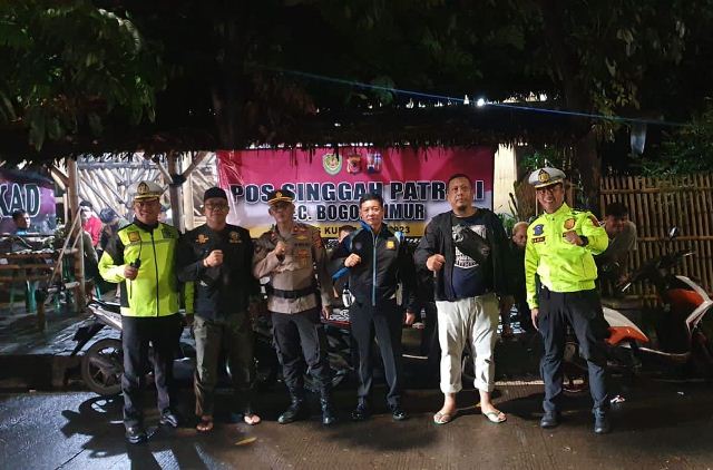 Polisi di Kota Bogor Bangunkan Sahur dengan Lantunan Asmaul Husna