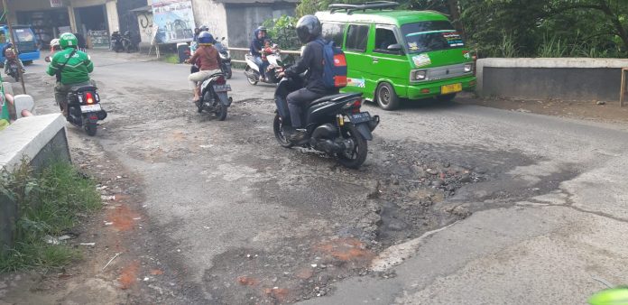 Komunitas Ciper Membezuk Lapor Plt Bupati soal Jembatan Ciapus Ambrol