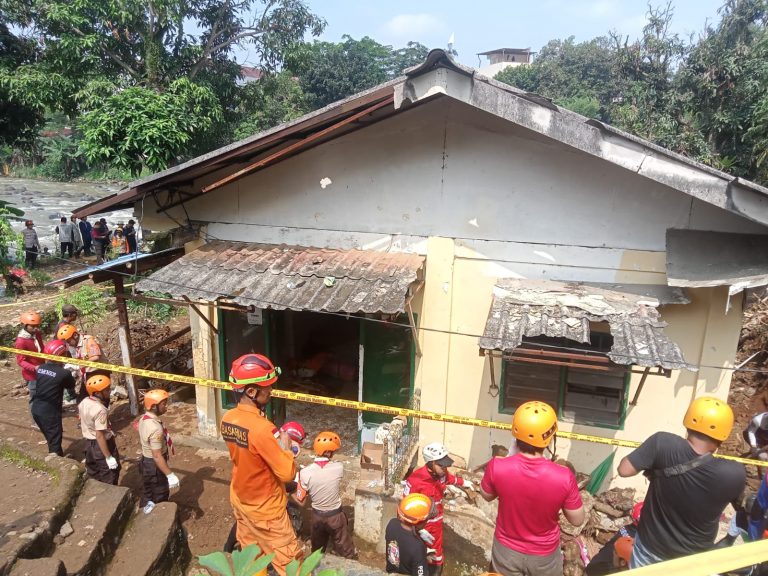 Kisah Sedih Keluarga Korban Selamat dari Bencana Longsor di Empang Bogor, Keponakan dan Ibunya Tertimbun