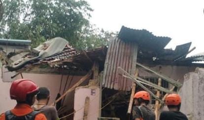 Rumah warga Bojonggede ambruk