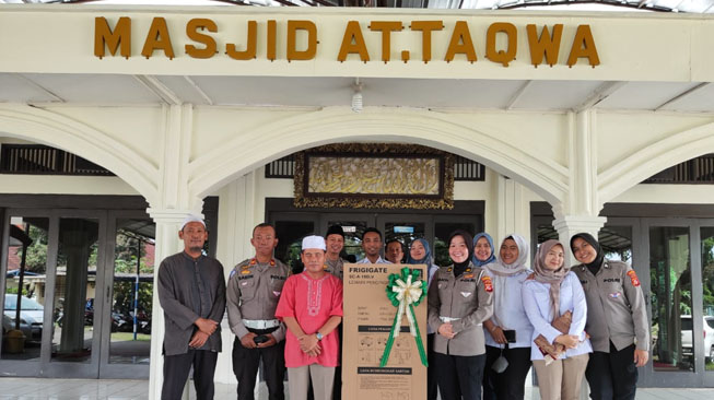Satlantas Polresta Bogor Kota Beri Bantuan Kulkas kepada Masjid At-Taqwa