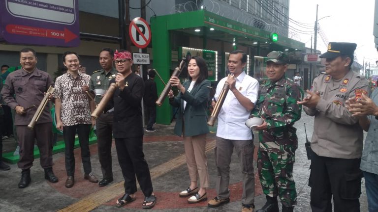 Anggota Bhabinkamtibmas Polsek Bogor tengah, Lakukan Pengamanan Peresmian Tempat Kuliner