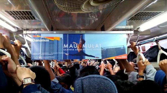 Sempat Gangguan, Penumpang Tetap Padati Kereta Commuter Line Jakarta-Bogor