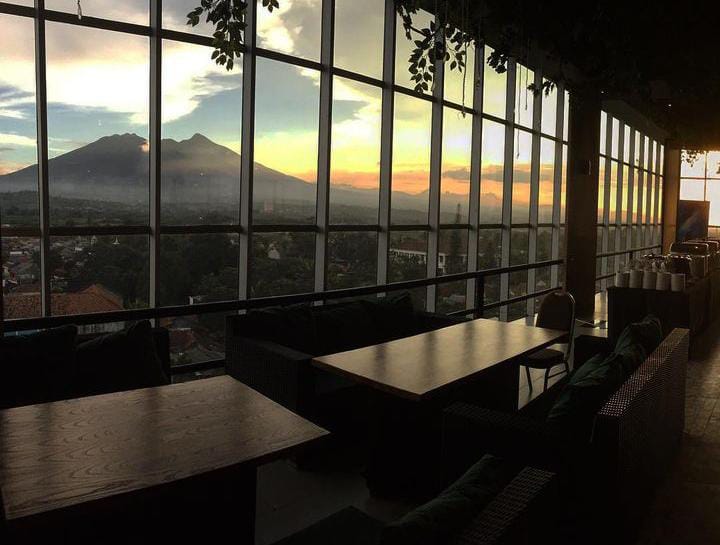 Meeting dengan View Pegunungan Cuma di Agria Hotel Bogor 