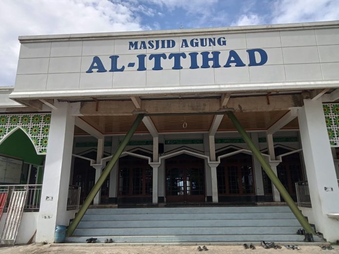 Masjid Agung Al Ittihad 