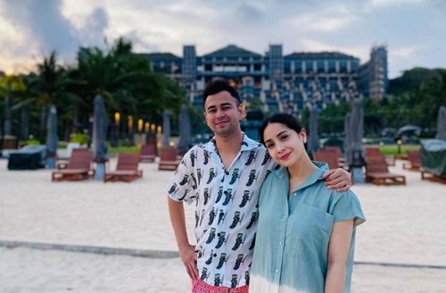 Raffi Ahmad Boyong Keluarga dan Karyawannya Liburan ke Bali, Nginep di Hotel Ternama