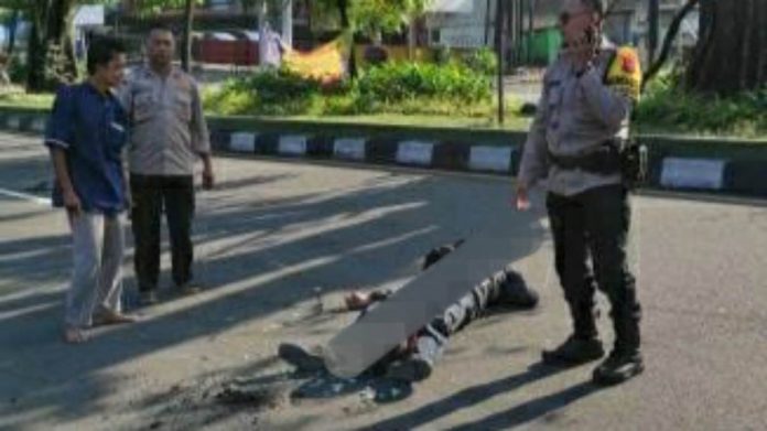 Brak! Kecelakaan di Sukasari Bogor Motor Vs Angkot, Pengendara Motor Terkapar