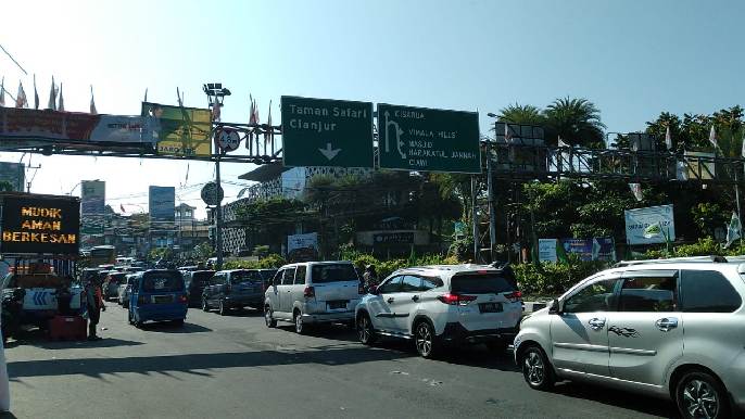 Lalu lintas puncak libur lebaran macet