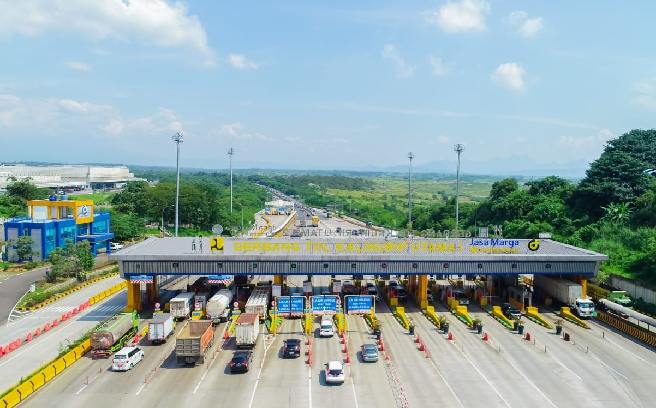 239 Ribu Kendaraan Keluar Gerbang Tol Ciawi Arah Jakarta