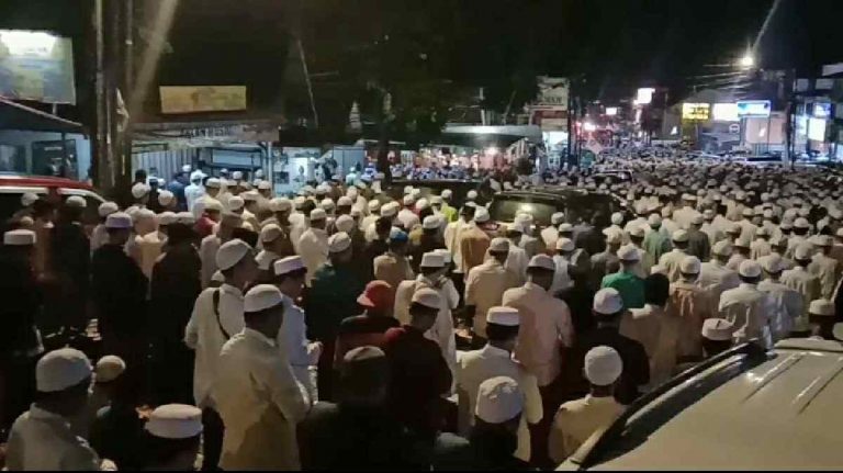 Ribuan Umat Muslim Dzikir Malam ke- 21 (Selikuran) di Masjid An-Nur Empang Kota Bogor
