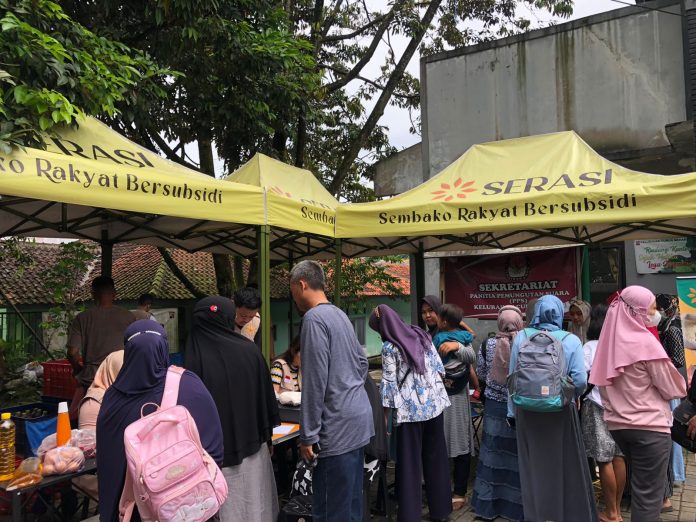 Serasi mengadakan kegiatan bazar sembako murah
