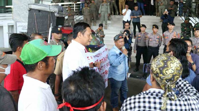 Sopir Angkot Curhat di DPRD, Minta Tarif Biskita Diberlakukan