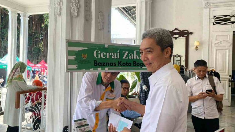 Wakil Walikota dan Sekda Kota Bogor Bayar Zakat di Baznas