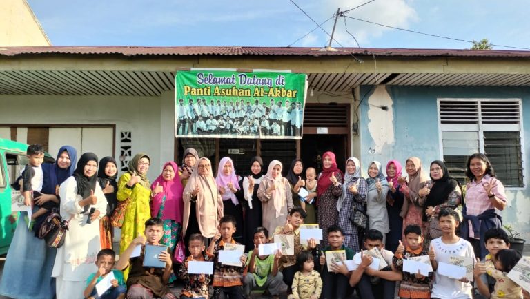 IKWI Riau Serahkan Santunan dan Paket Sembako ke Panti Asuhan Al-Akbar