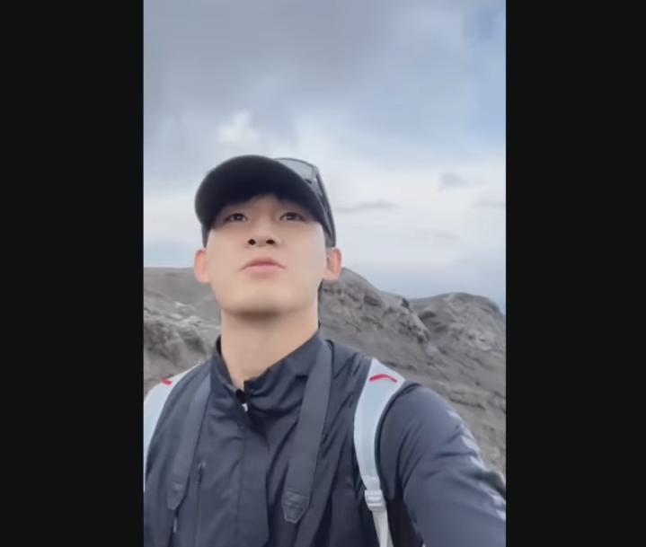 Fans Kaget, Yao Chen dari JYP China Mendaki Gunung di Bromo