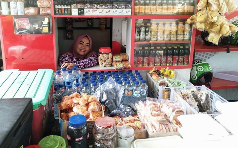 Kisah Wanita Sekolahkan 12 Anak Berkat Holding Ultra Mikro