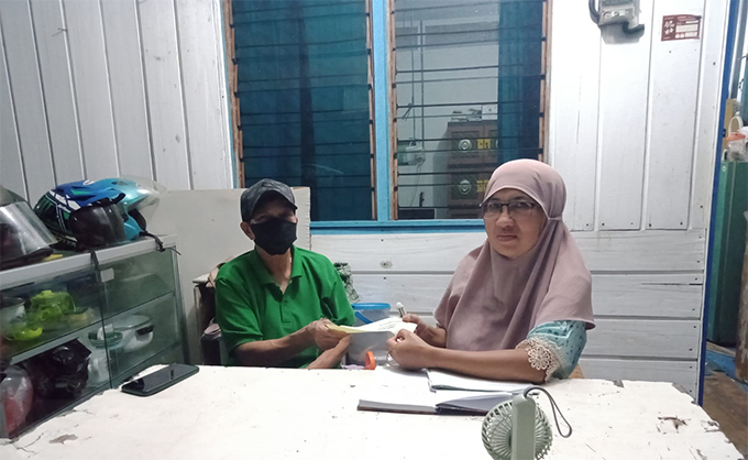 Kisah Perjuangan Sri Wahyuni Mitra Holding Ultra Mikro di Kampung Nelayan